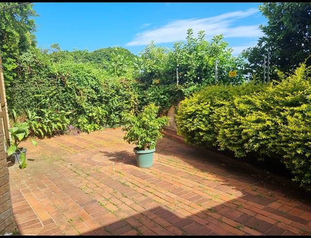 5 BEDROOM TOWNHOUSE FOR SALE IN GLENWOOD